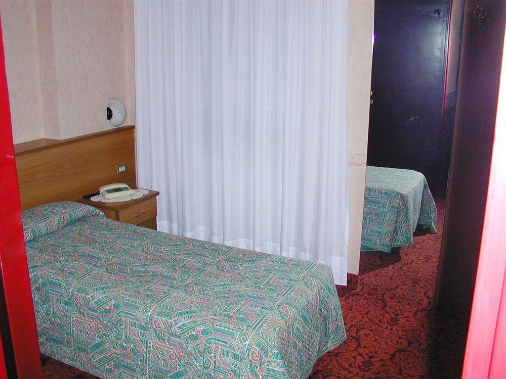 Hotel Aries Lesa Exterior foto